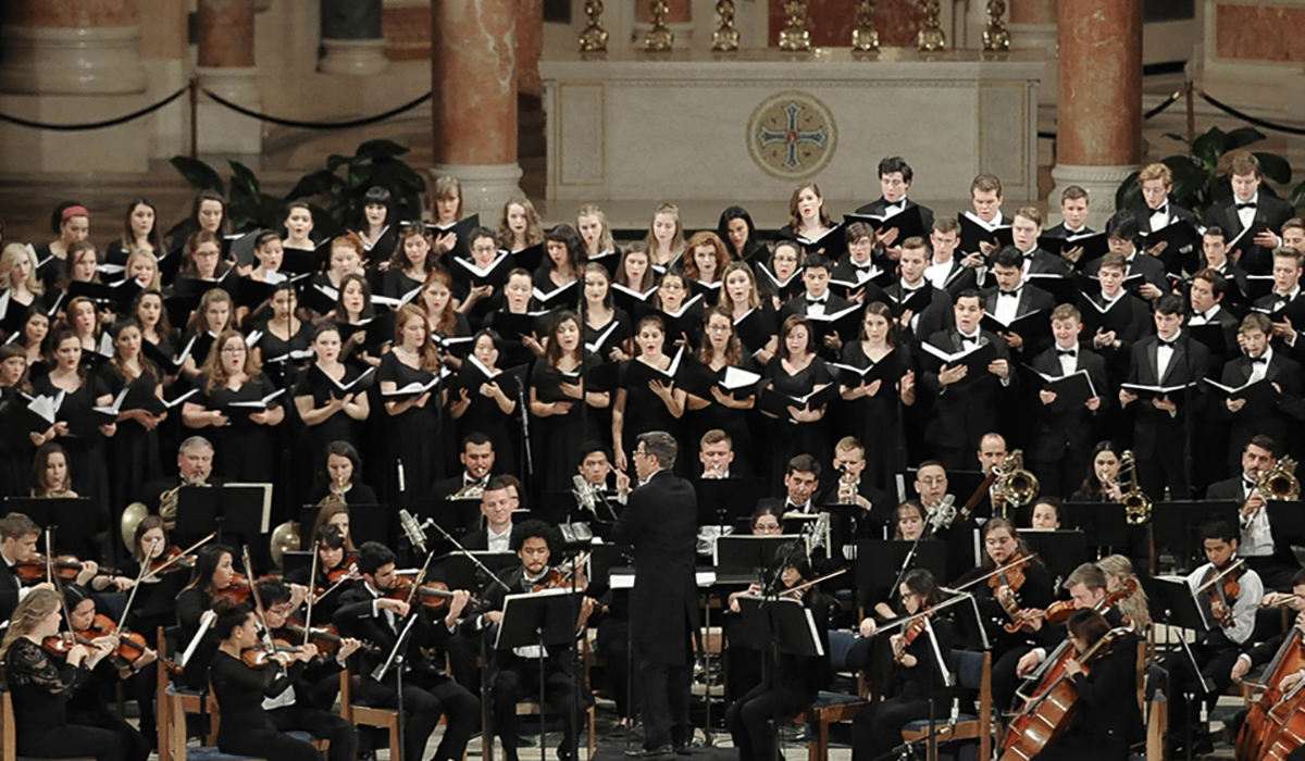 Christmas Concert in the Shrine with chorus and orchestra